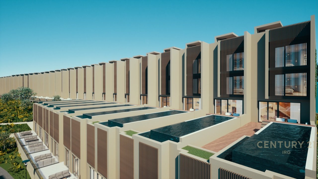 Tripleks me pishine ne Swan Lake Residence!