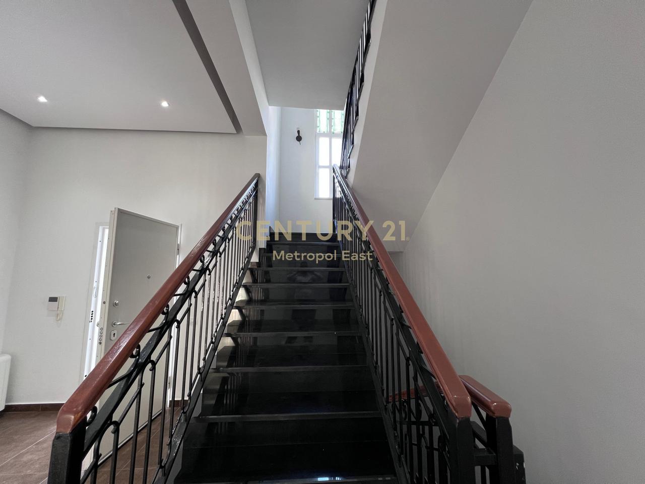 VILLA FOR RENT IN "ROLLING HILLS 1"