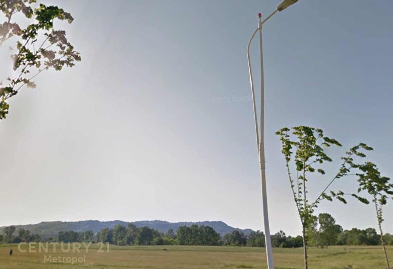 Shitet toke per ndertim ne Rinas!