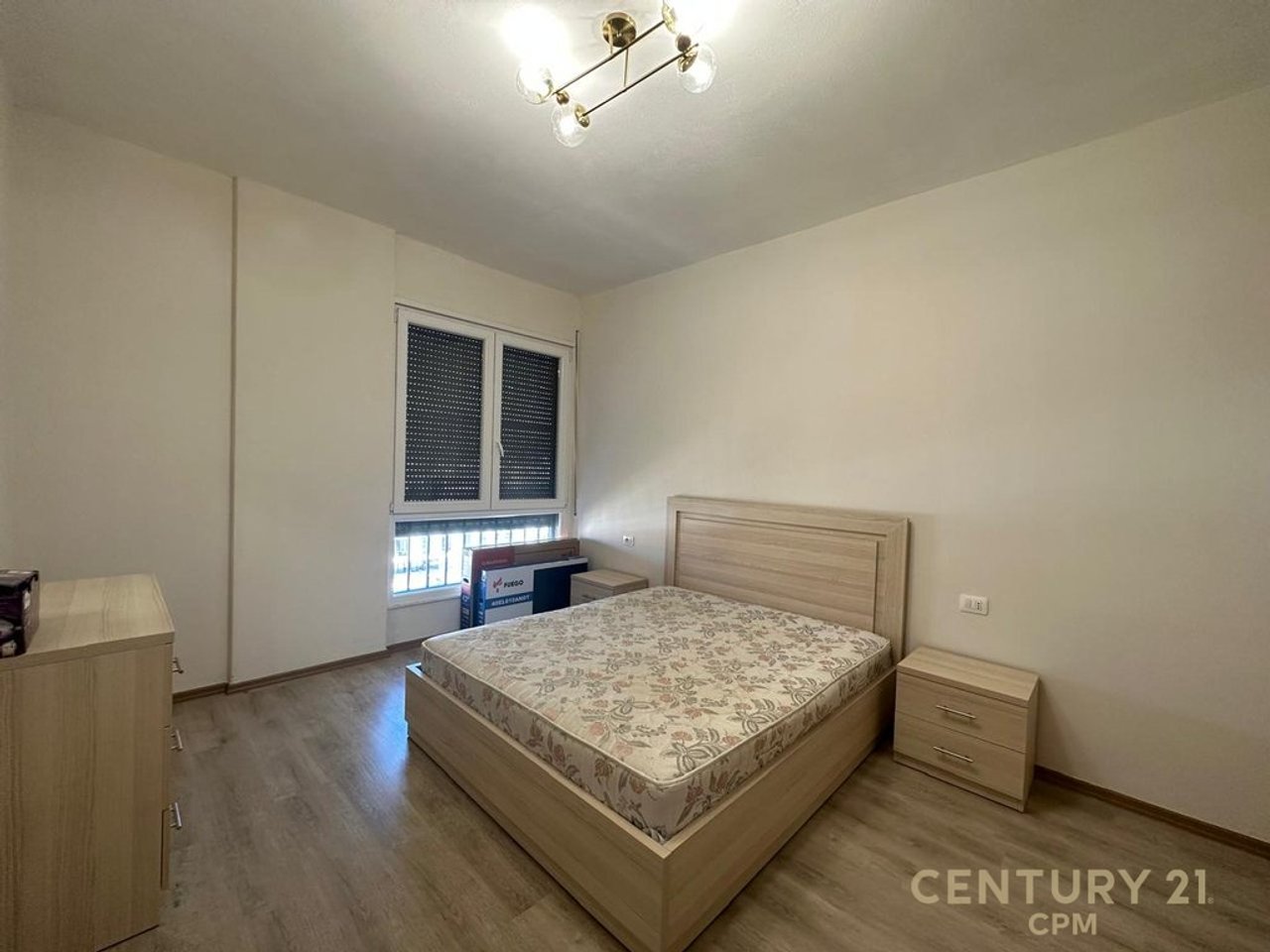 Apartament 1+1 Me Qira në Rrugën 5 Maji, Tiranë