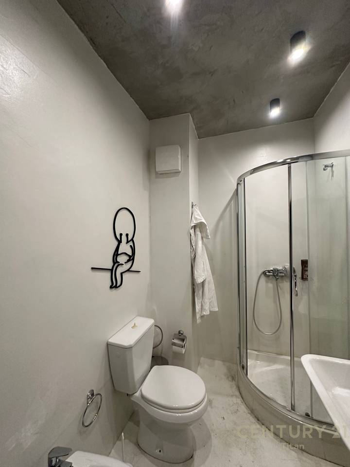 FOR RENT 1+1 APARTMENT WITH BALCONY ON "ZOGU I PARE" BOULEVARD, CENTER!