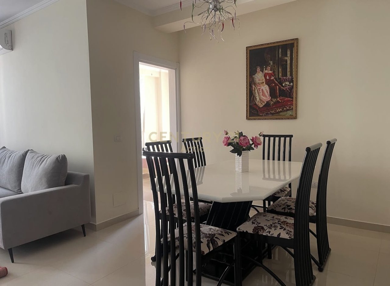 JAPIM ME QIRA APARTAMENT 1+1+POST PARKIMI,SHKOLLA E BALETIT!