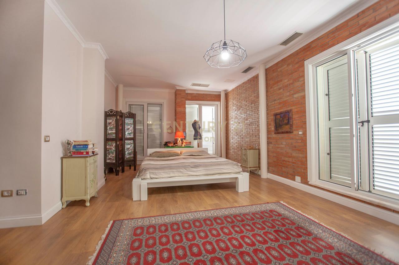 Super Apartment 2+1+2+Parking for rent near Dry Lake!