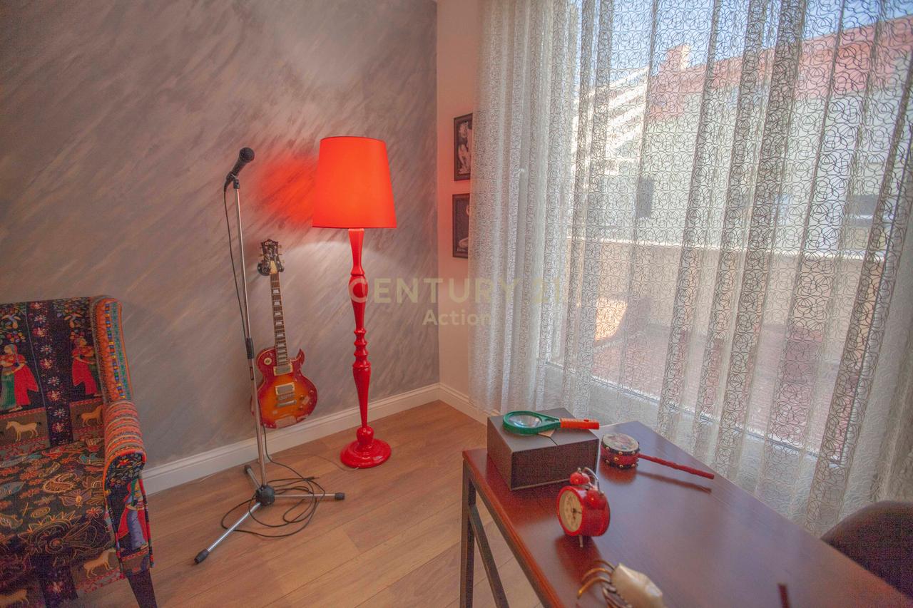 Super Apartment 2+1+2+Parking for rent near Dry Lake!