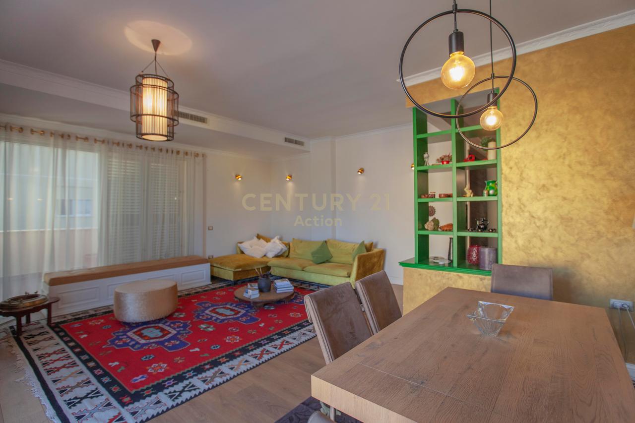 Super Apartment 2+1+2+Parking for rent near Dry Lake!