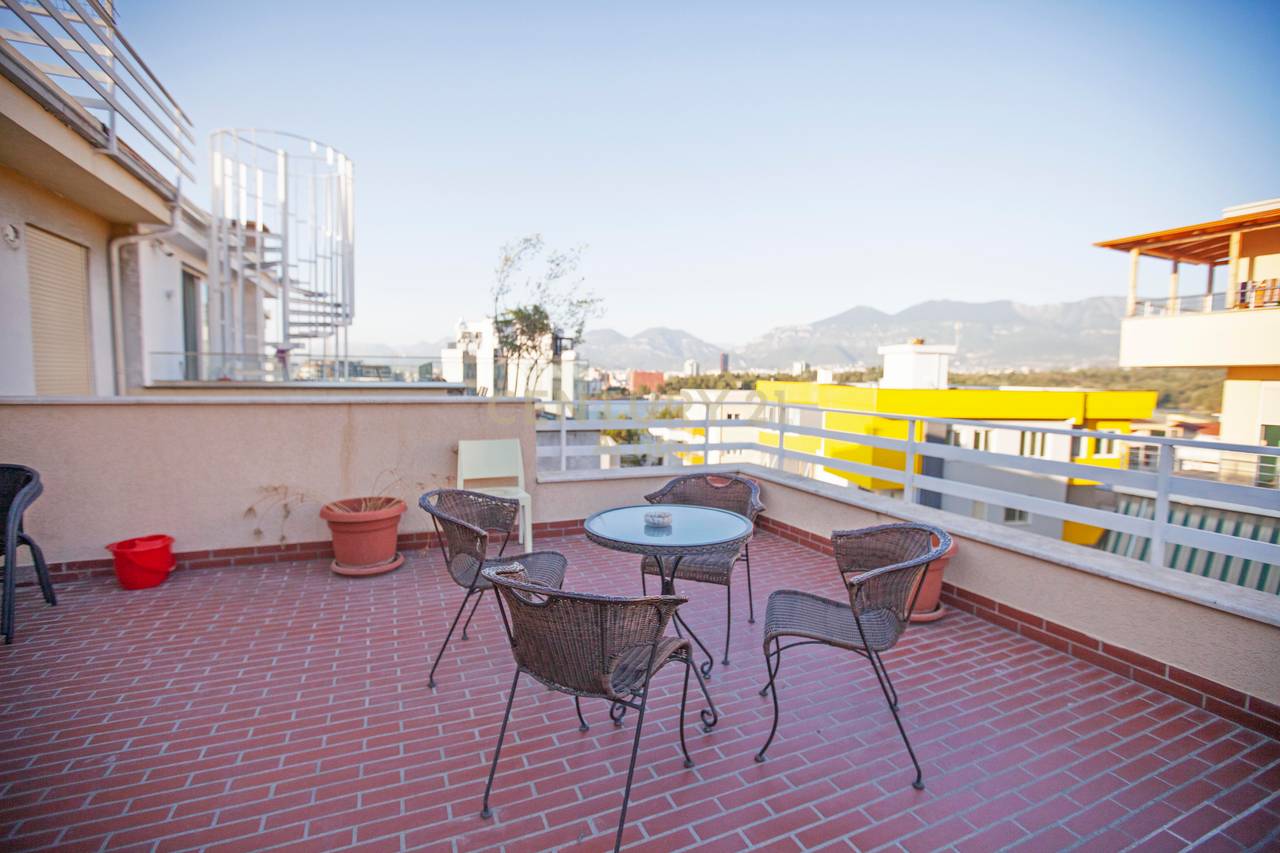 Super Apartment 2+1+2+Parking for rent near Dry Lake!