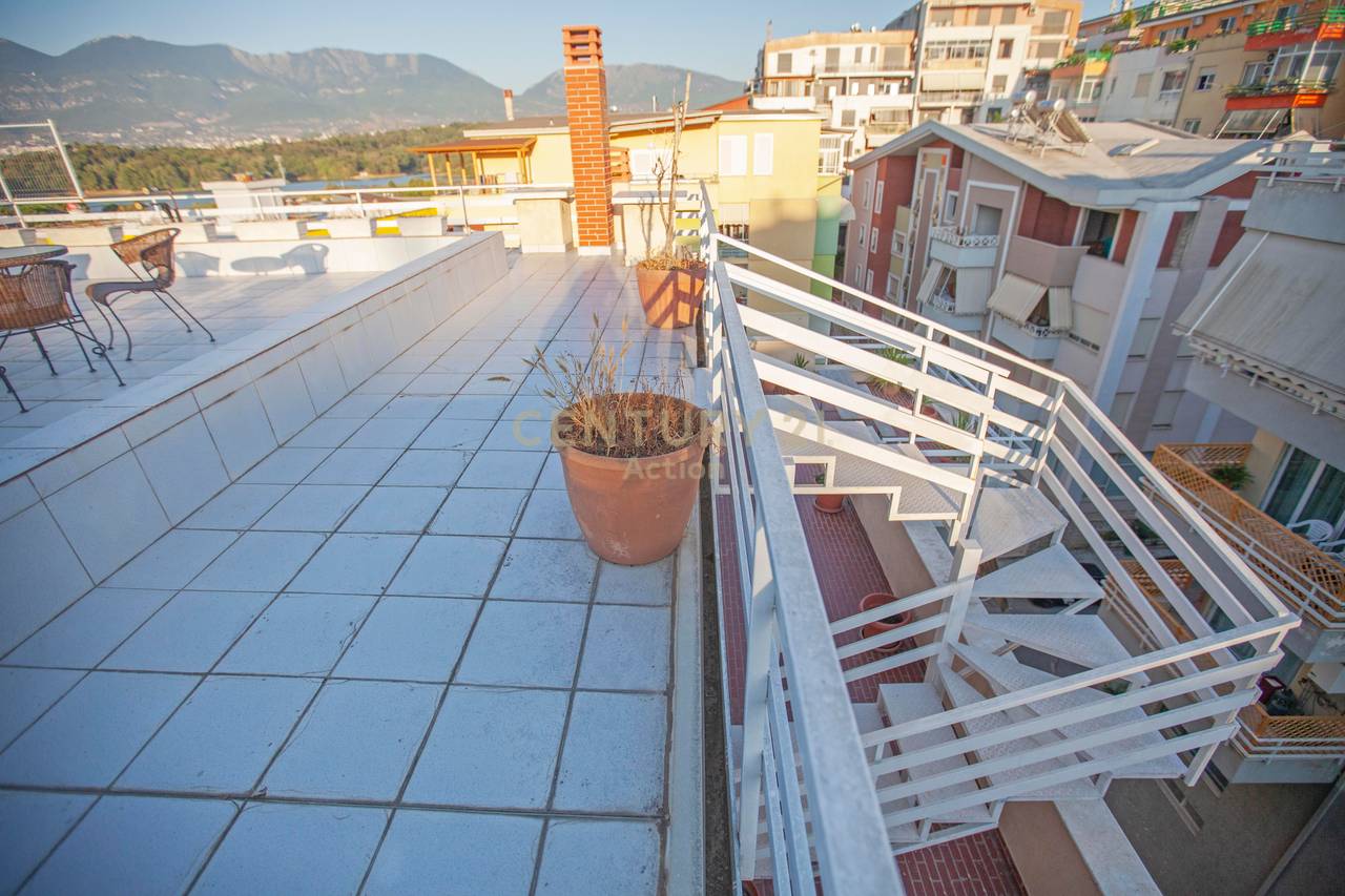 Super Apartment 2+1+2+Parking for rent near Dry Lake!