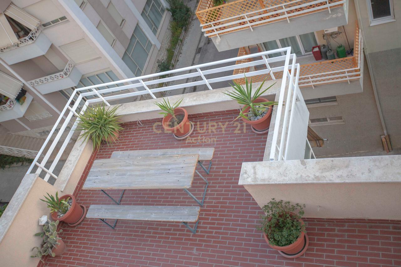 Super Apartment 2+1+2+Parking for rent near Dry Lake!