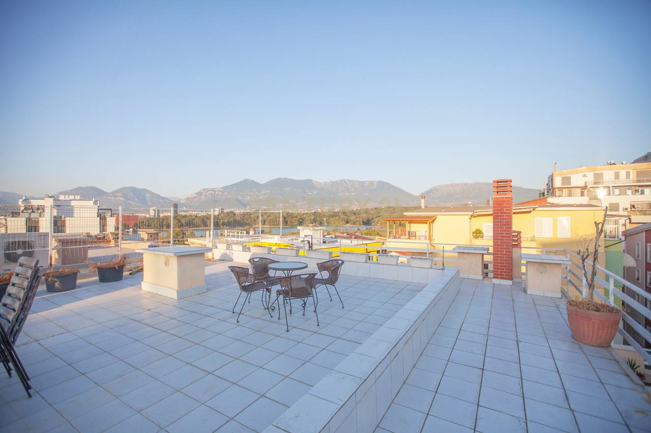 Super Apartment 2+1+2+Parking for rent near Dry Lake!