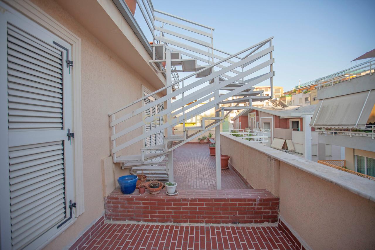 Super Apartment 2+1+2+Parking for rent near Dry Lake!