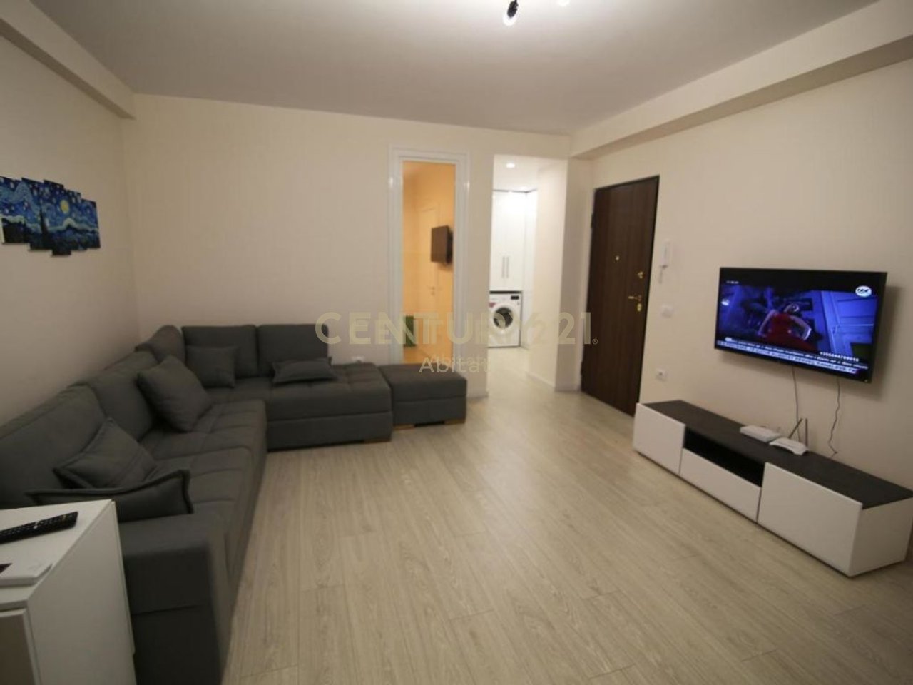 APARTMENT 1+1 FOR RENT, CONDOR CENTER: KAVAJES STREET