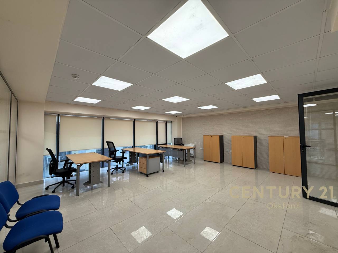 Japim me qira ambient zyrash tek Fakulteti  Ekonomik!