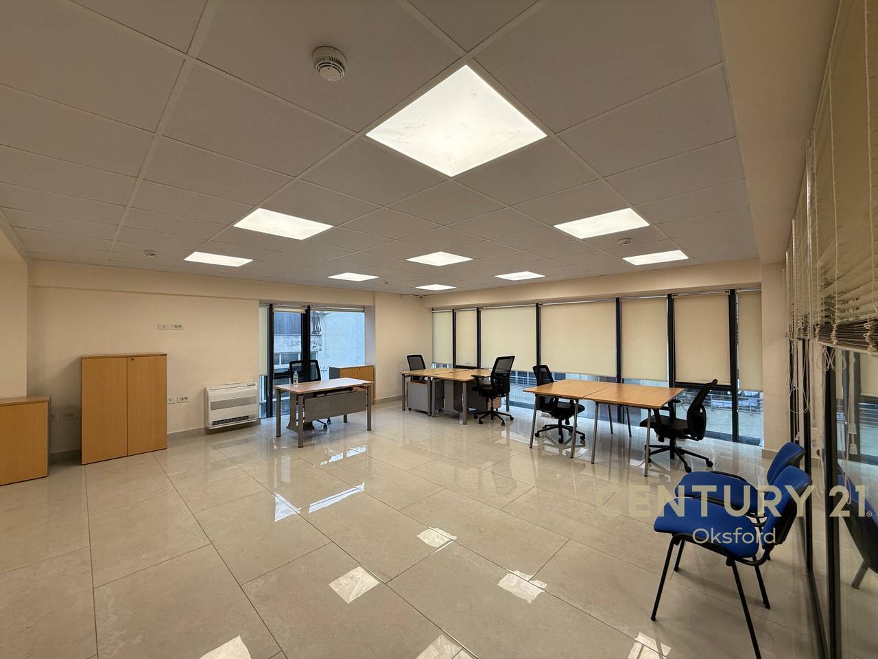 Japim me qira ambient zyrash tek Fakulteti  Ekonomik!