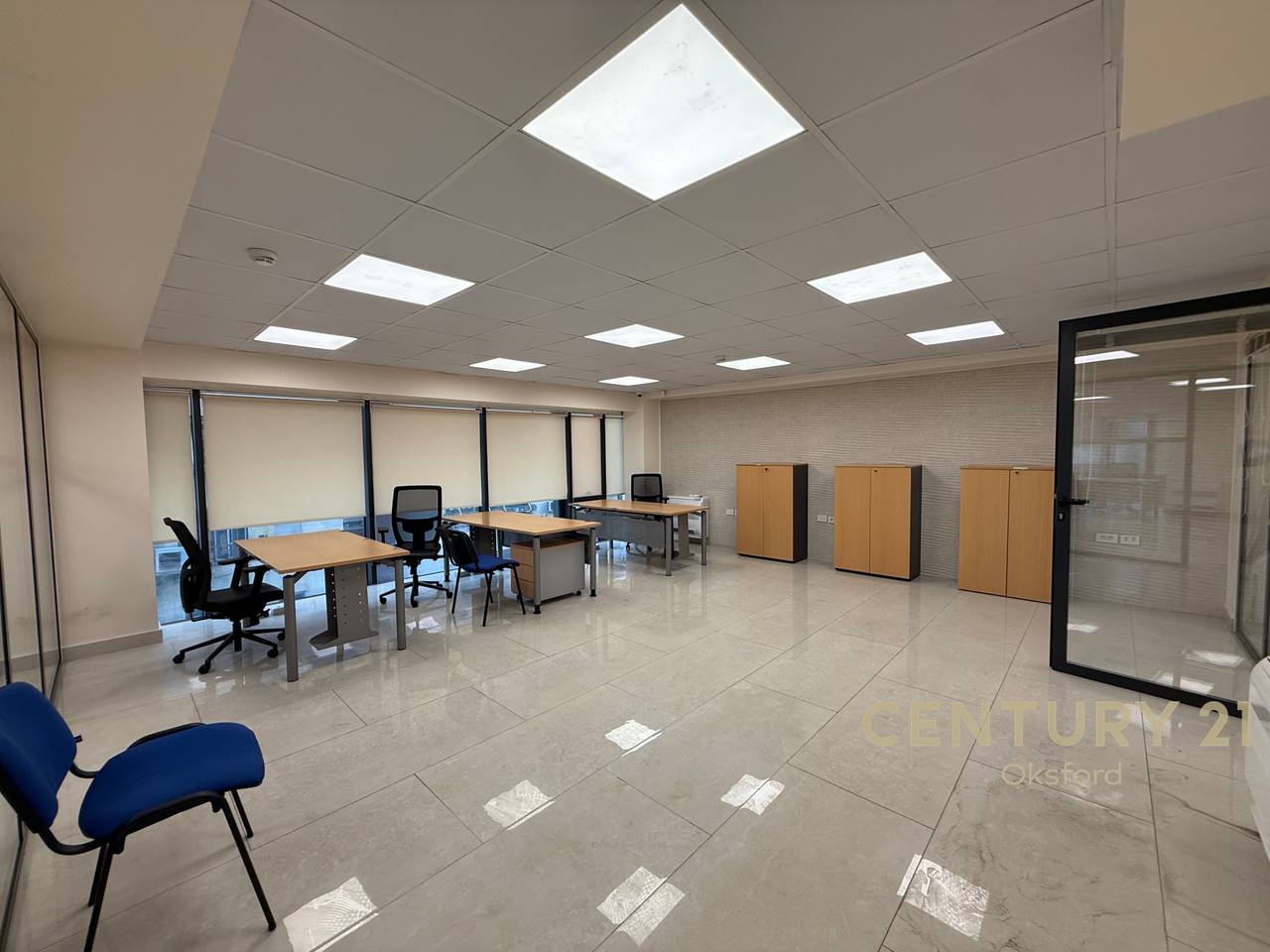 Japim me qira ambient zyrash tek Fakulteti  Ekonomik!