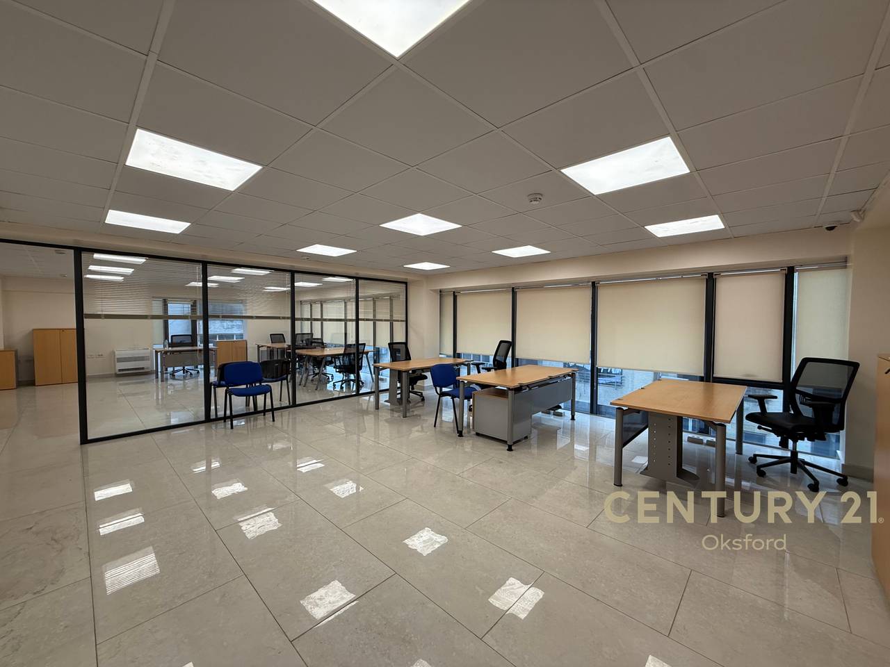 Japim me qira ambient zyrash tek Fakulteti  Ekonomik!