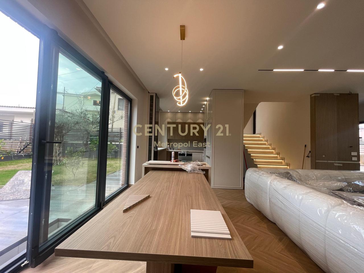 VILLA INDIPENDENTE IN AFFITTO IN UN COMPLESSO RESIDENZIALE A FARKE