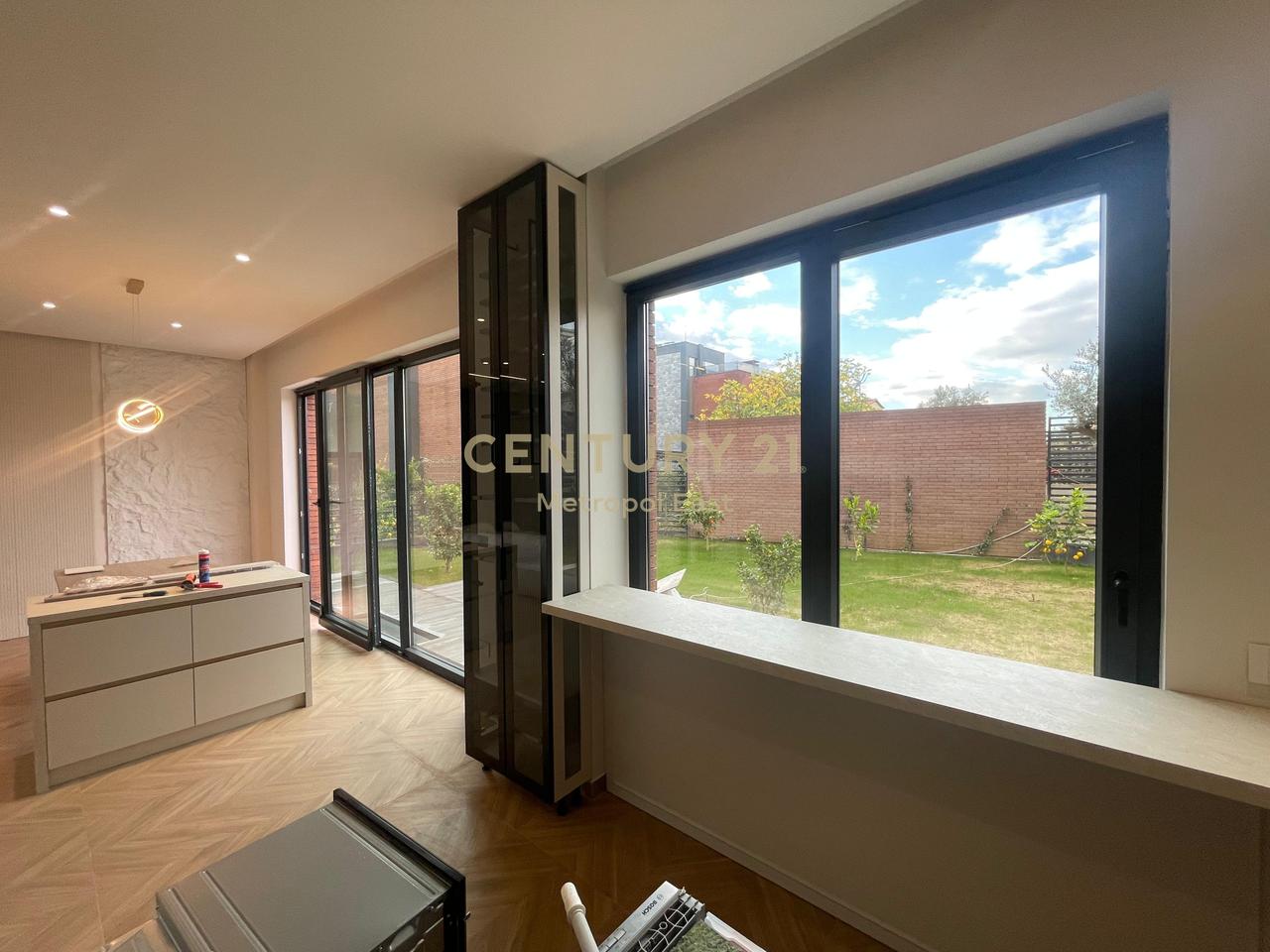 VILLA INDIPENDENTE IN AFFITTO IN UN COMPLESSO RESIDENZIALE A FARKE