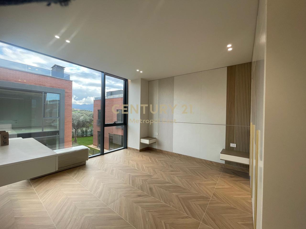 VILLA INDIPENDENTE IN AFFITTO IN UN COMPLESSO RESIDENZIALE A FARKE