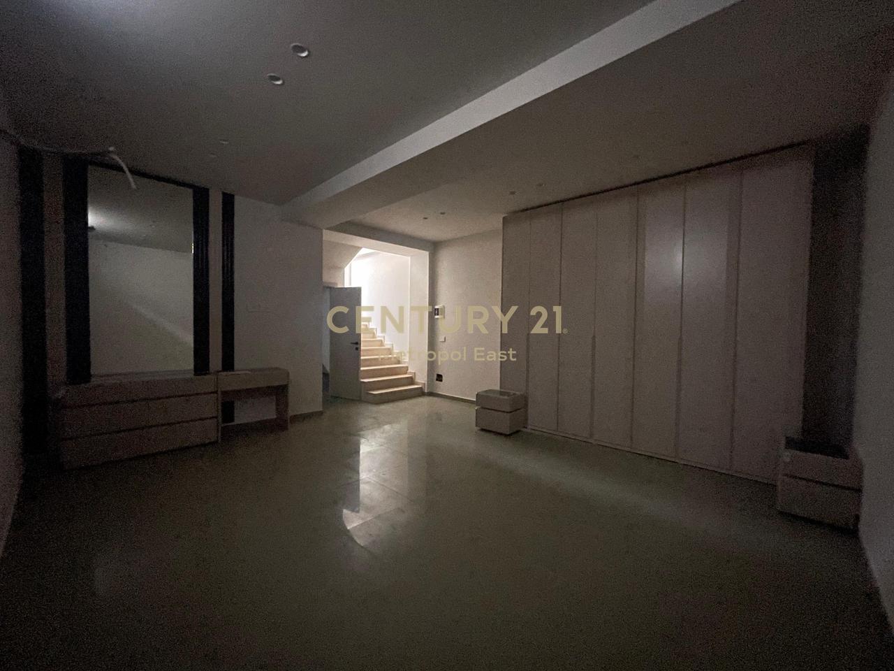 VILLA INDIPENDENTE IN AFFITTO IN UN COMPLESSO RESIDENZIALE A FARKE