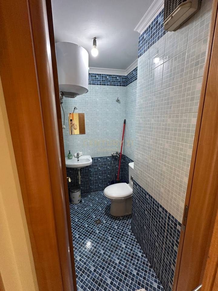 OFFICE FOR RENT AT ZOGU I ZI