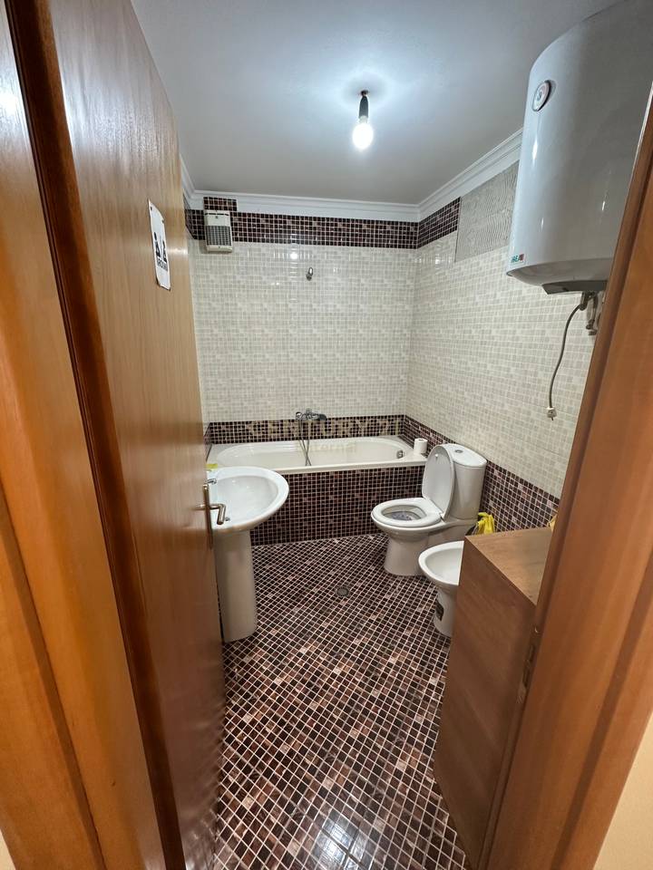 OFFICE FOR RENT AT ZOGU I ZI