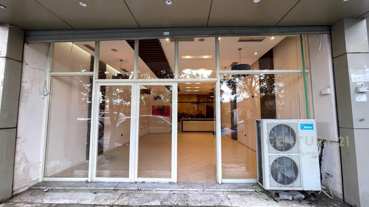 Jepet me qira dyqan tek Pallatet Çabej!