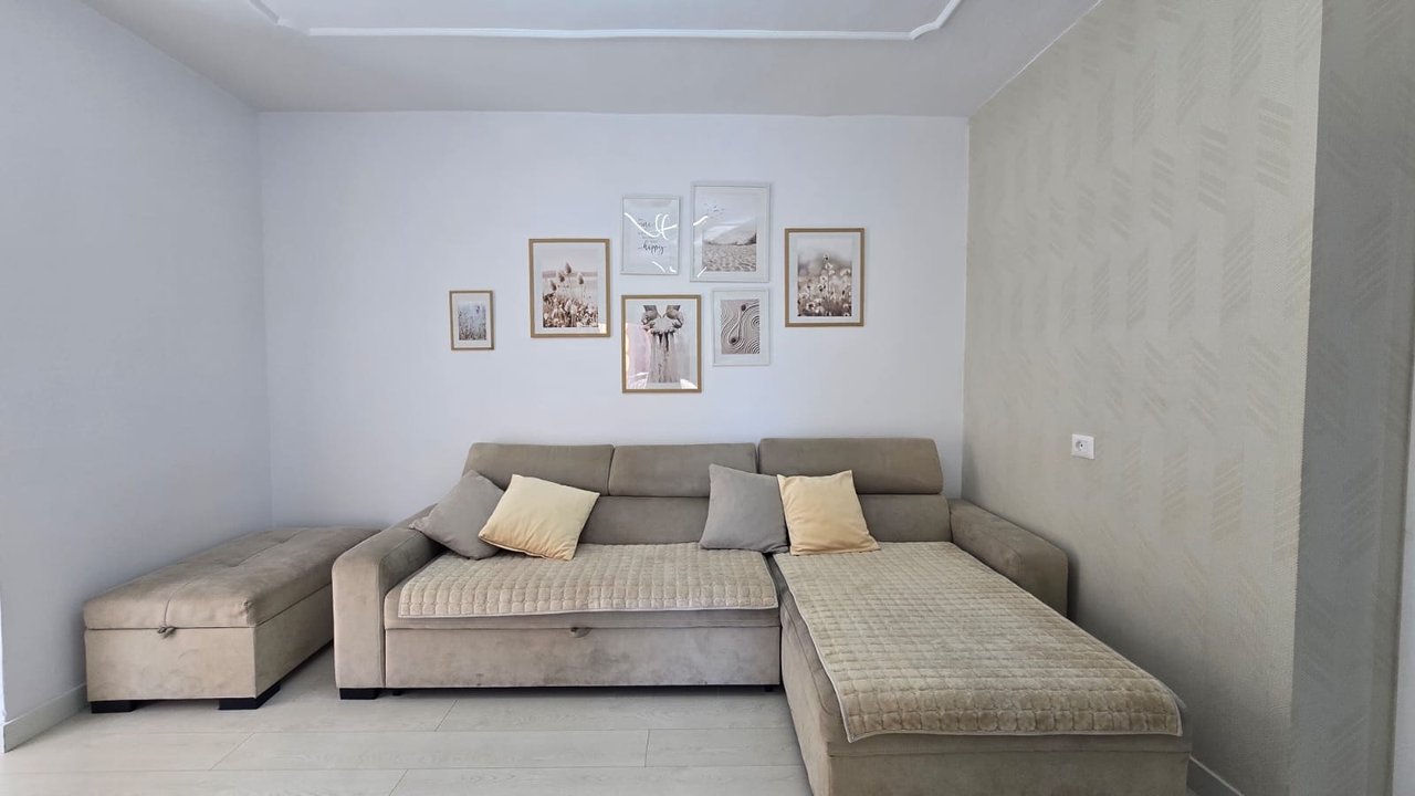 Jepet me qera Apartament komod tek Selvia