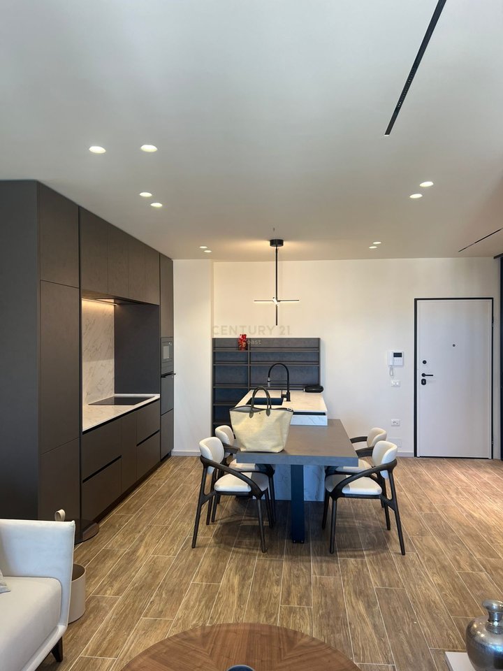 Luxury Apartment for Rent – 80 m² + Garage | Center of Vlora, near the Mosque.