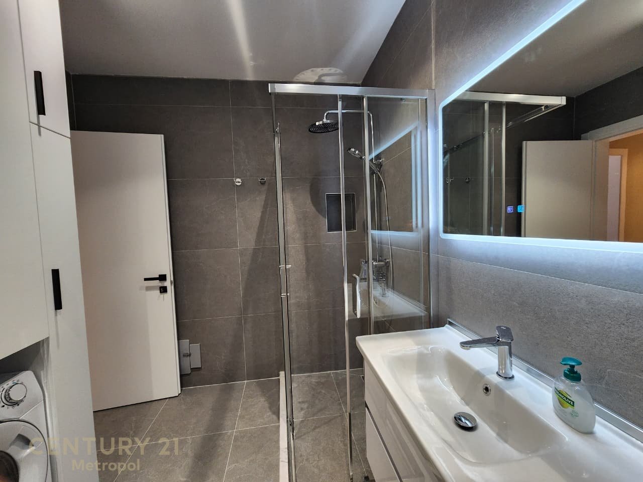 APARTMENT FOR RENT 2+1 NEAR ELBASAN ROAD!