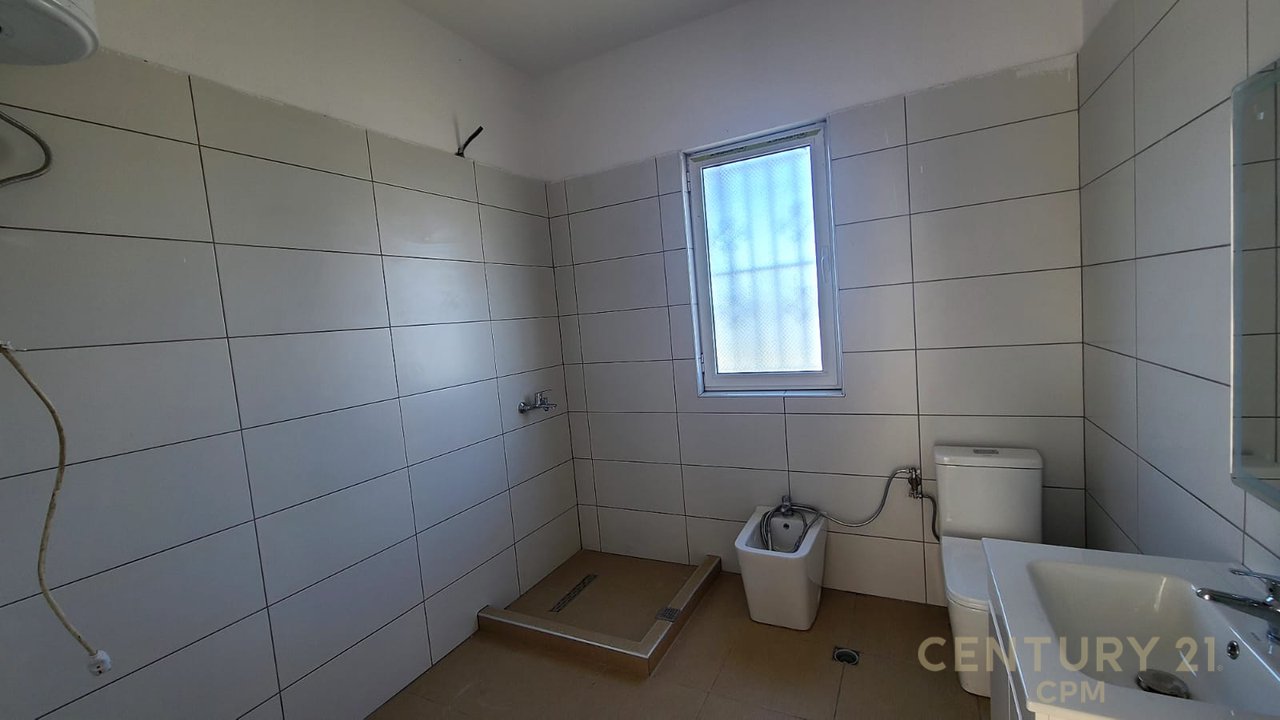 Private house for sale with basement in Vorë