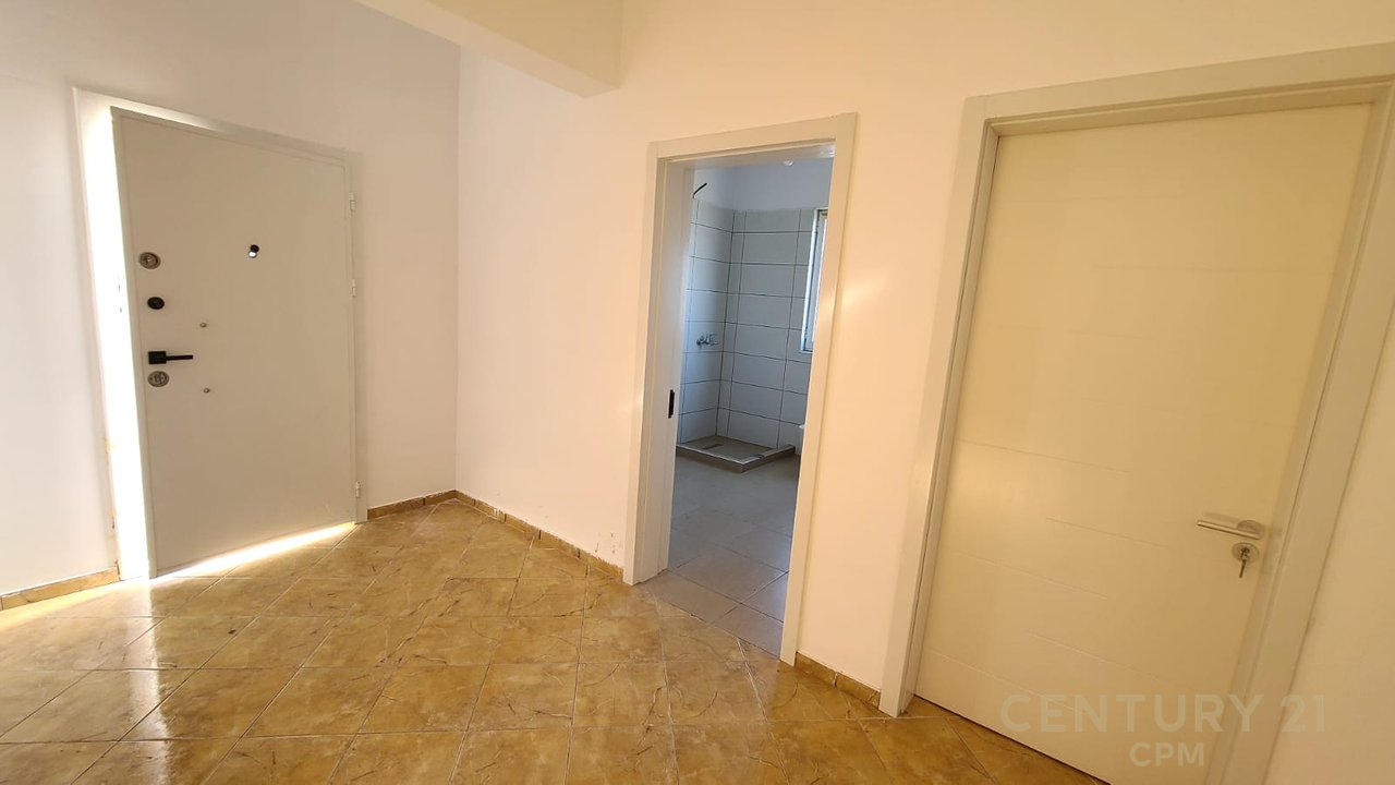Private house for sale with basement in Vorë