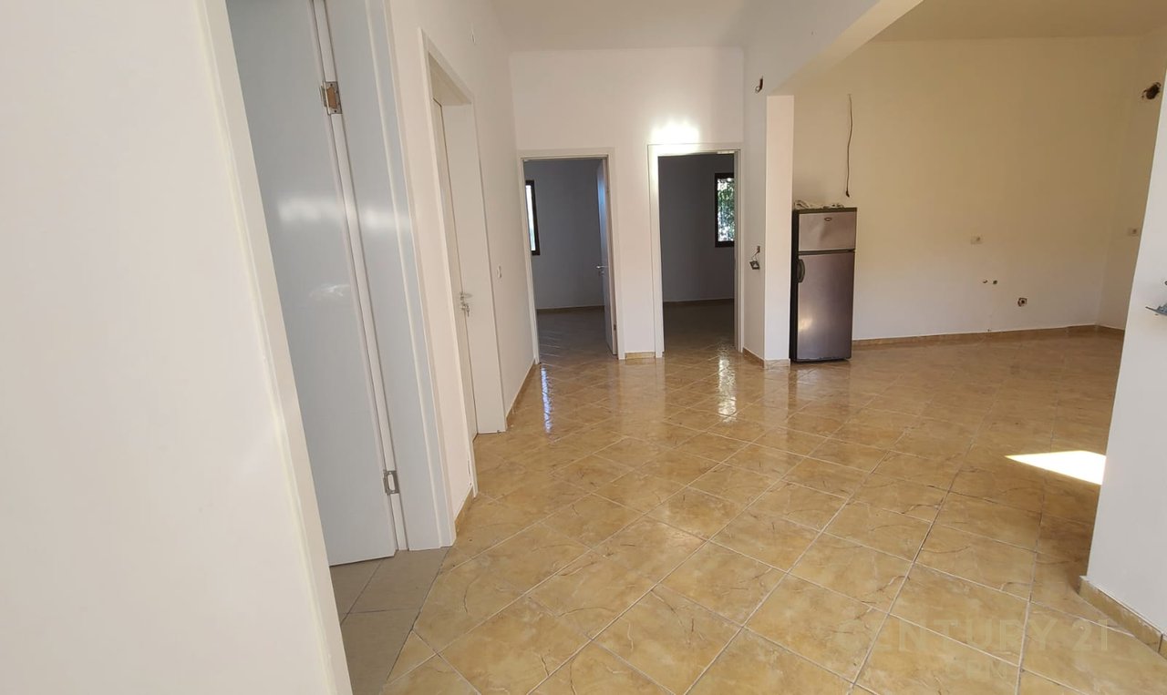 Private house for sale with basement in Vorë