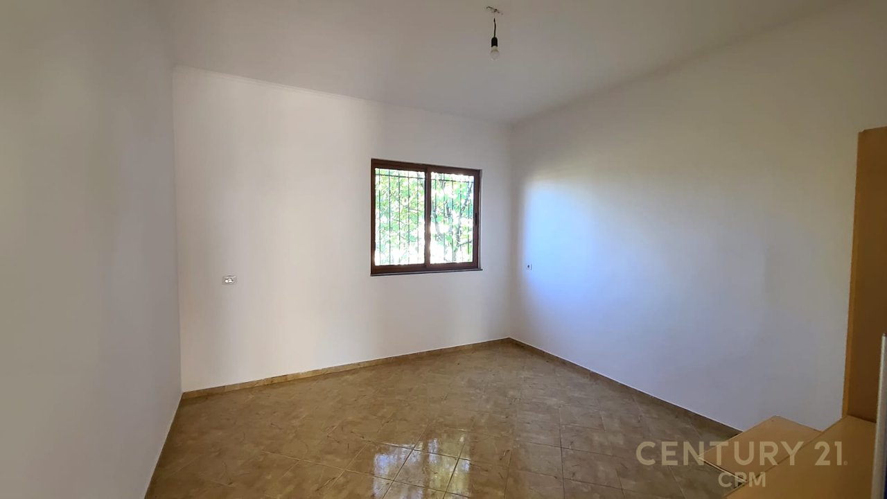 Private house for sale with basement in Vorë