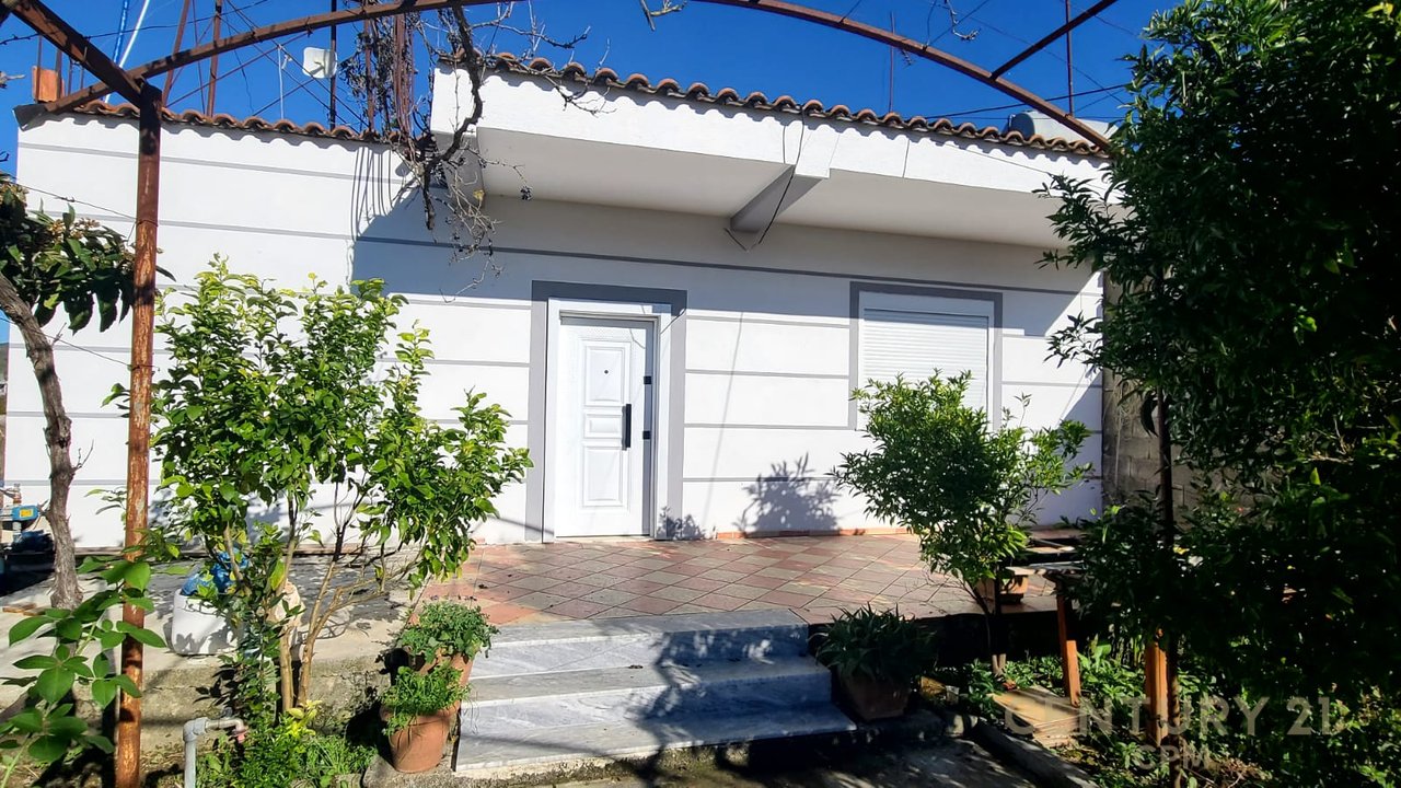 Private house for sale with basement in Vorë