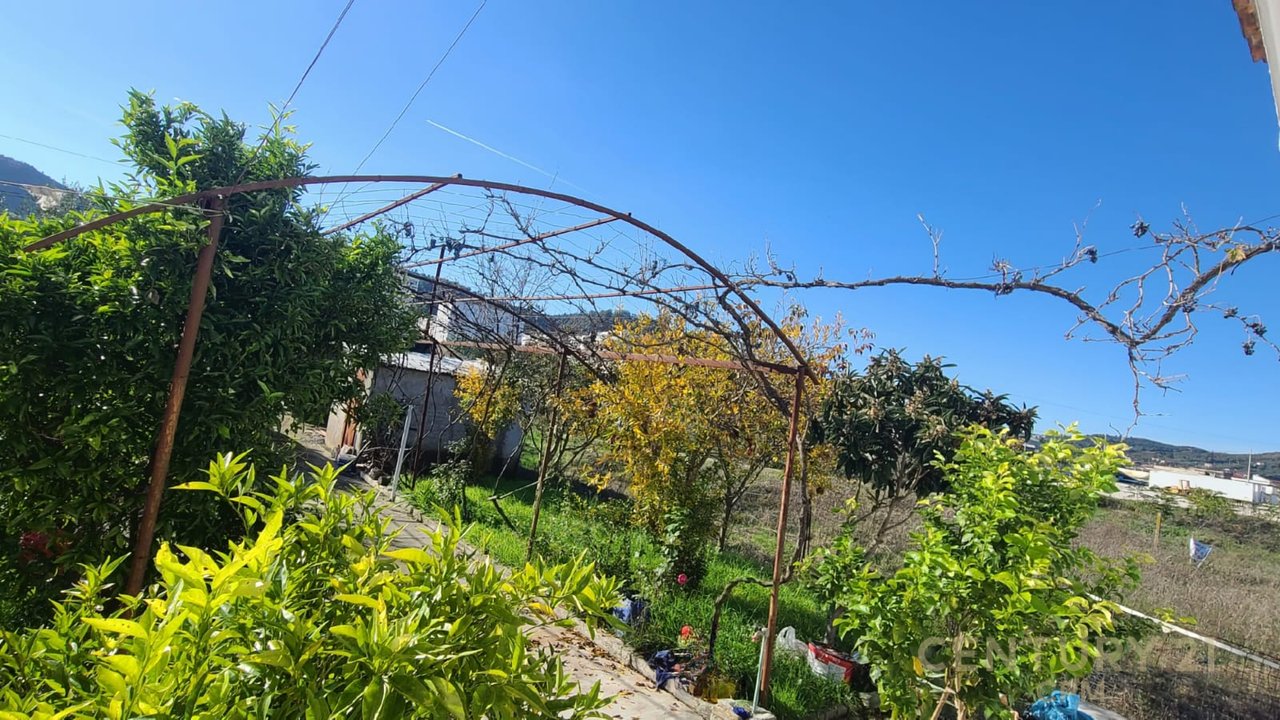 Private house for sale with basement in Vorë