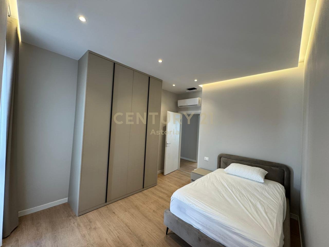 APPARTAMENTO 3+1 IN AFFITTO + POSTO AUTO A "GREEN VALLEY", DRY LAKE