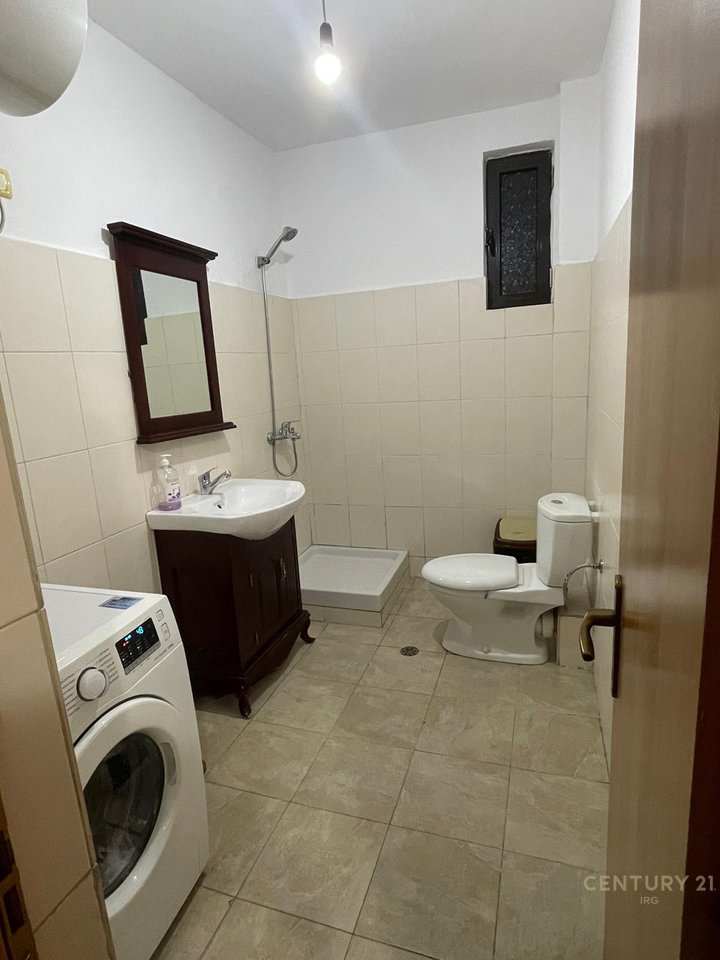 Apartament 2+1 me 2 ballkone me qira – Ish Fusha e Aviacionit, pranë Pallatit të Telebingos!