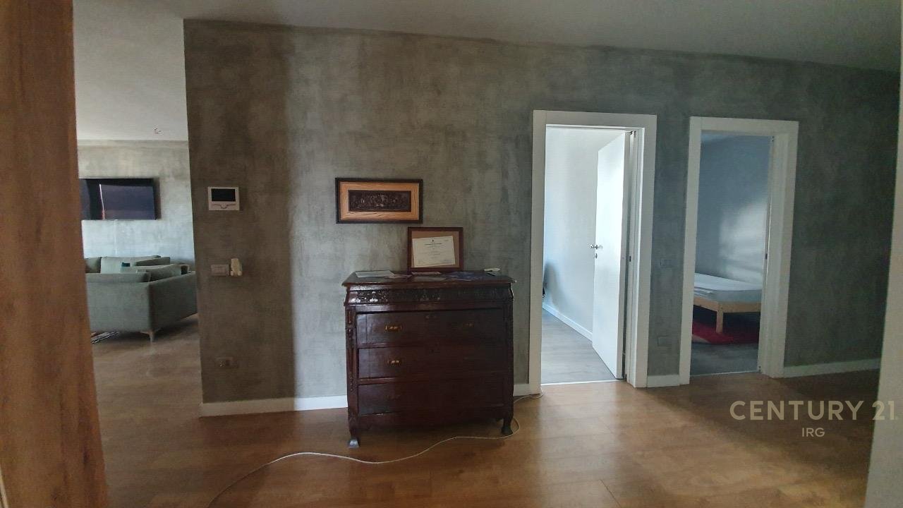 UFFICIO IN AFFITTO A HILTON, VICINO A DELIJORGIT!