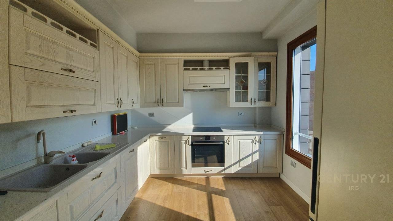 UFFICIO IN AFFITTO A HILTON, VICINO A DELIJORGIT!