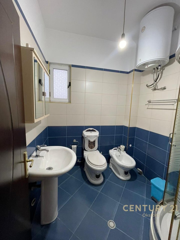 Apartament 3+1+2 per SHITJE ne Shkoze