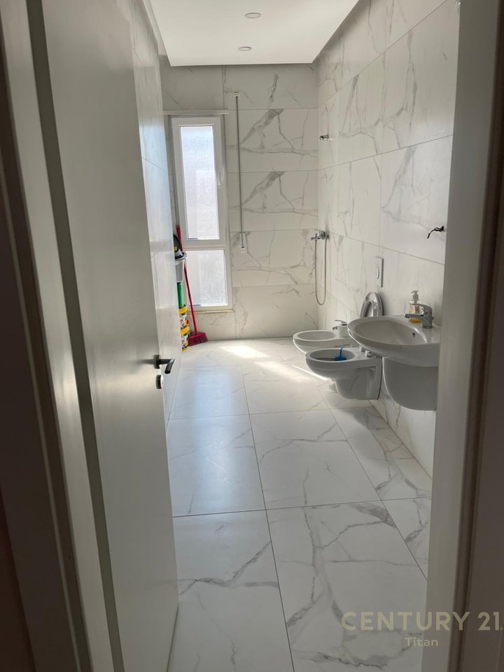 Appartamento 2+1 in vendita a Kamez