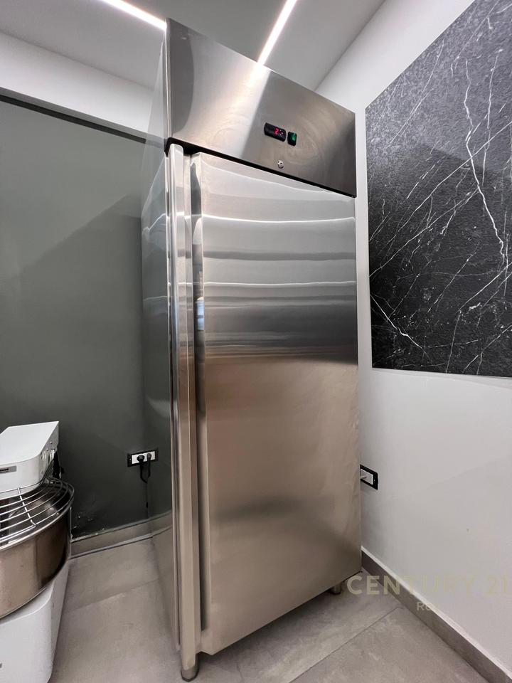 Attività di Bar-Pizzeria in Vendita vicino allo Stadio di Durazzo!