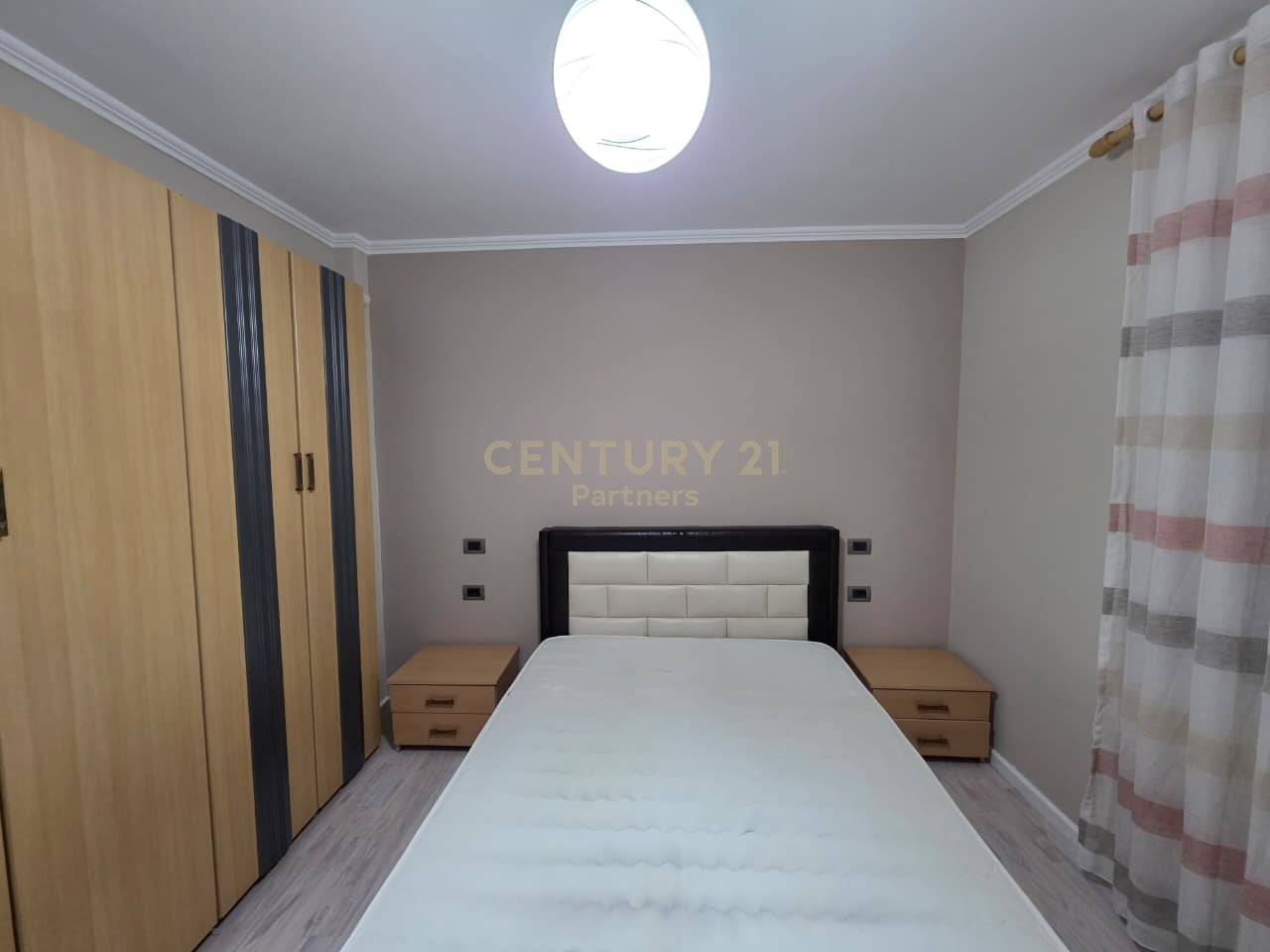 Apartament 2+1 Me Qira në Qendër të Tiranës - 900€ | 76 m²