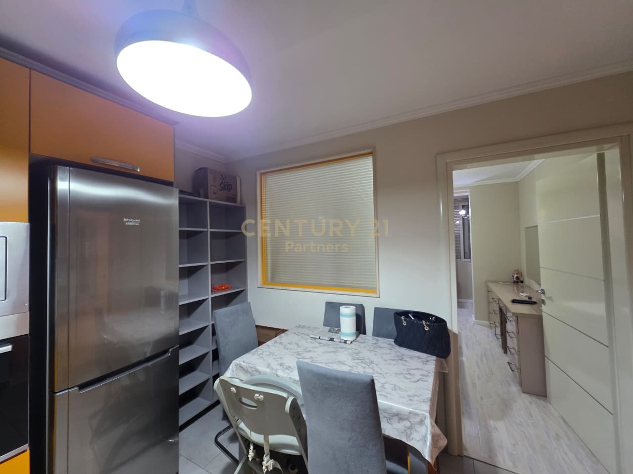 Apartament 2+1 Me Qira në Qendër të Tiranës - 900€ | 76 m²