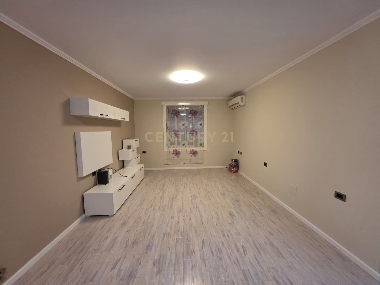 Apartament 2+1 Me Qira në Qendër të Tiranës - 900€ | 76 m²