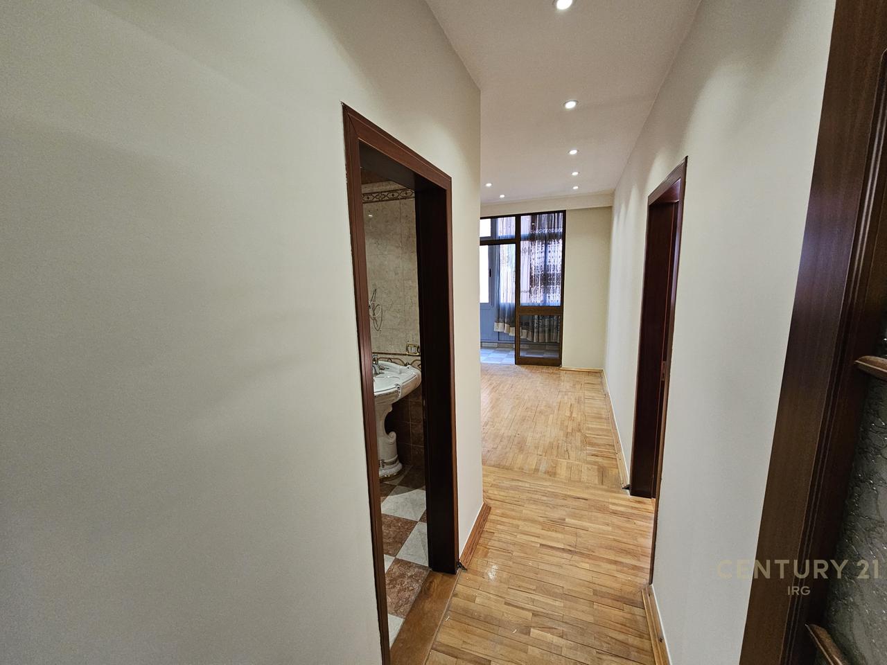 APPARTAMENTO 2+1+2 IN VENDITA VICINO AL CAFE ROMA, BLLOK!