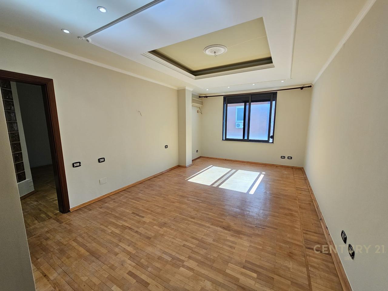 APPARTAMENTO 2+1+2 IN VENDITA VICINO AL CAFE ROMA, BLLOK!