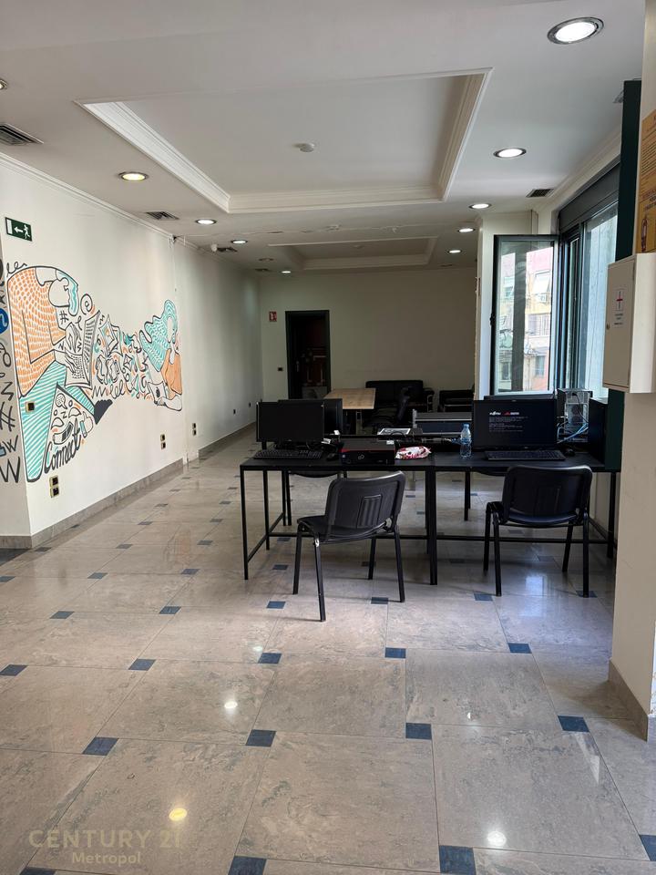 Njësi Biznesi Unike për Shitje në Qendër të Bllokut