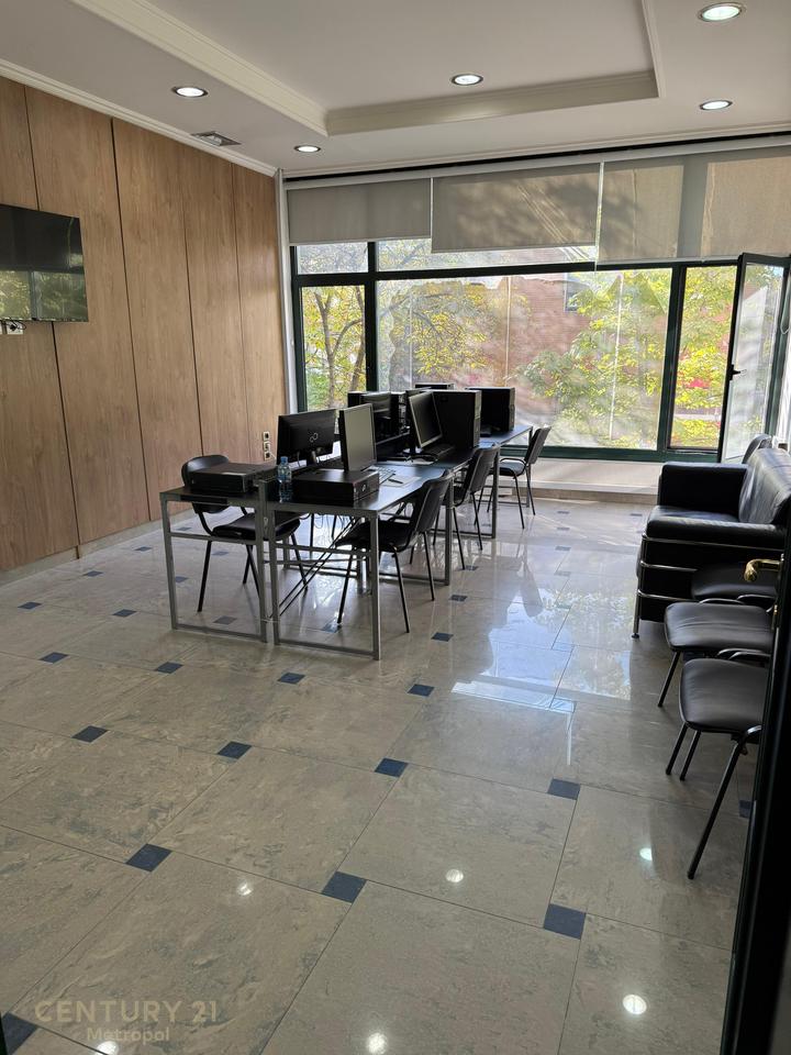 Njësi Biznesi Unike për Shitje në Qendër të Bllokut