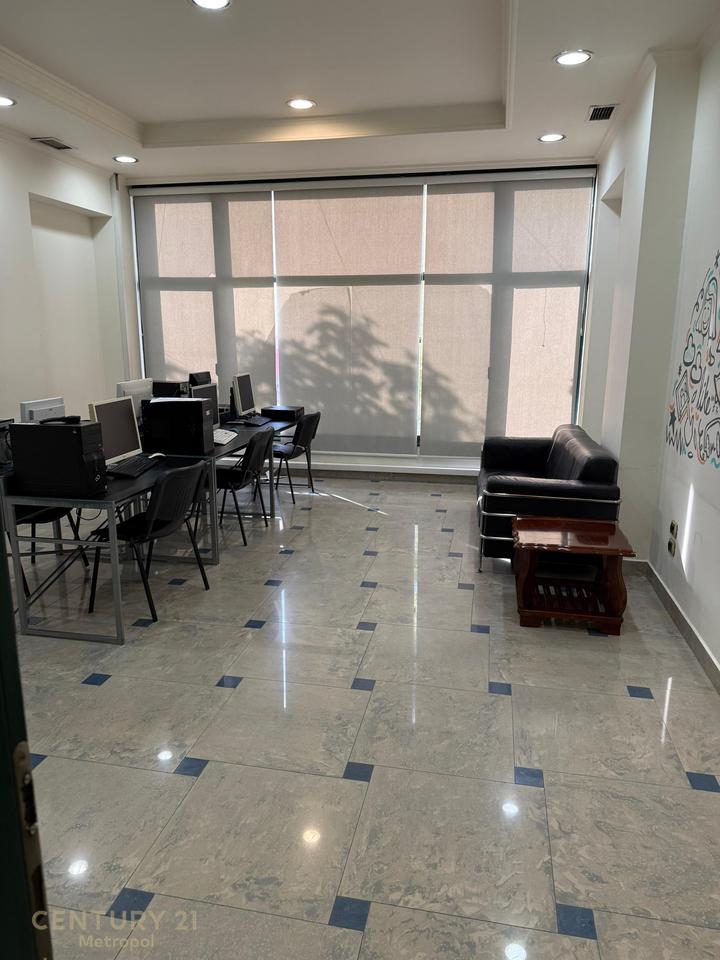 Njësi Biznesi Unike për Shitje në Qendër të Bllokut